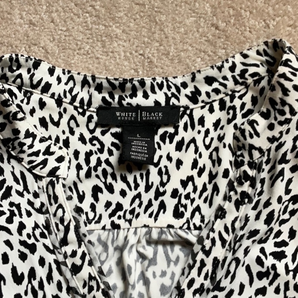 White House Black Market Sleeveless Blouse - Picture 3 of 7